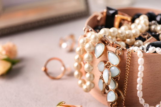 The Art of Layering: How to Create Stunning Jewelry Combinations